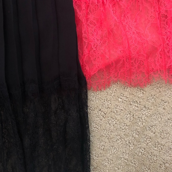 Victoria Secret pleated skirt with lace trim - Picture 2 of 5